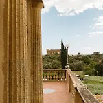فندق Athena 5*