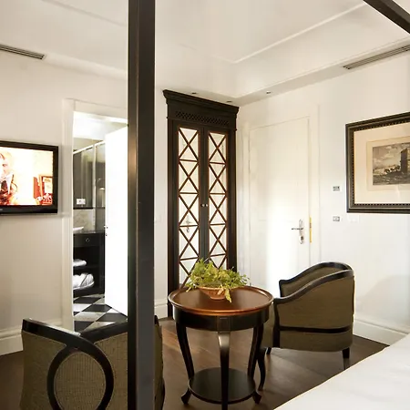 Athena Hotel