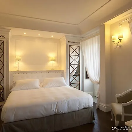 Hotel Athena