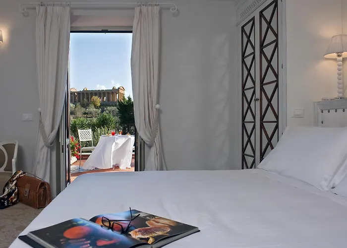 Athena Hotel