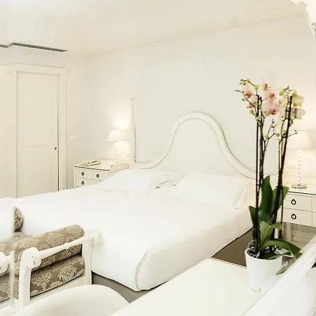 فندق Athena 5*