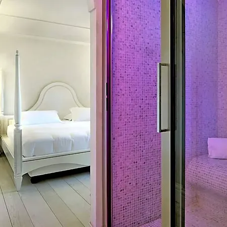 Hotel Athena