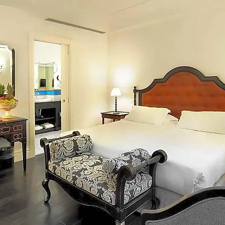 Hotel Athena