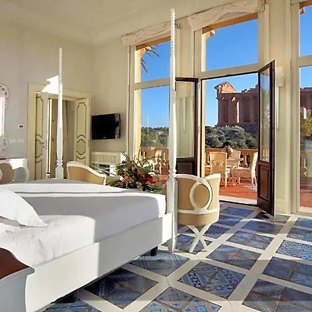 Athena Hotel 5*