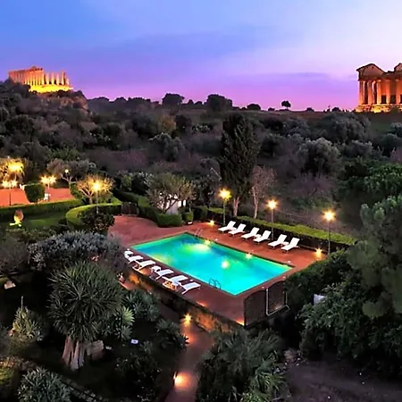 Athena Hotel 5*