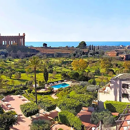 Athena Hotel 5*