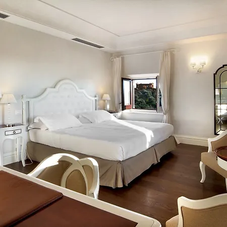 Hotel Athena