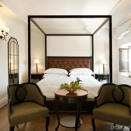 Athena Hotel 5*