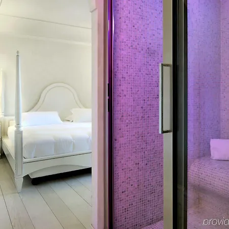 Athena Hotel